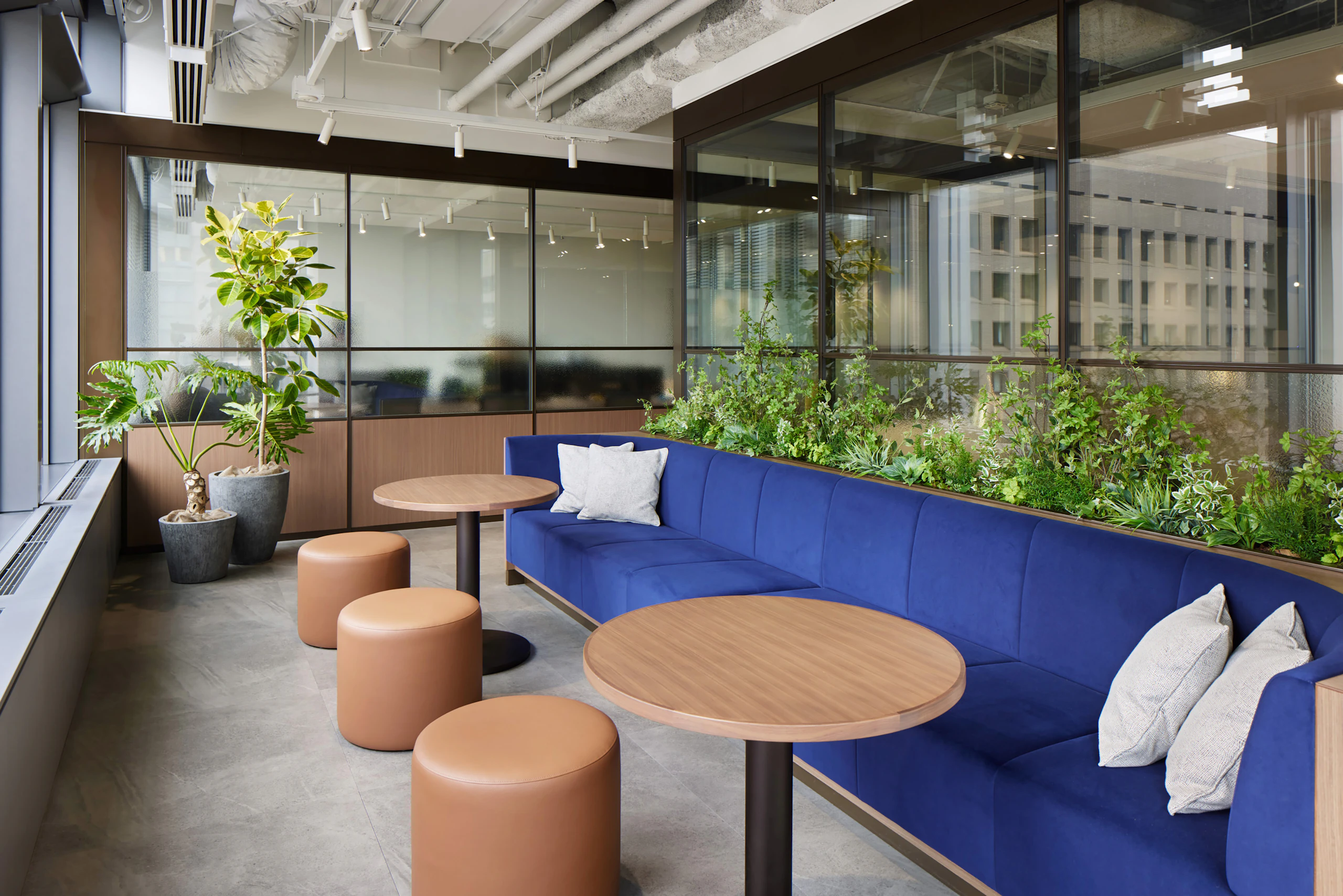 Egg japan lounge seating