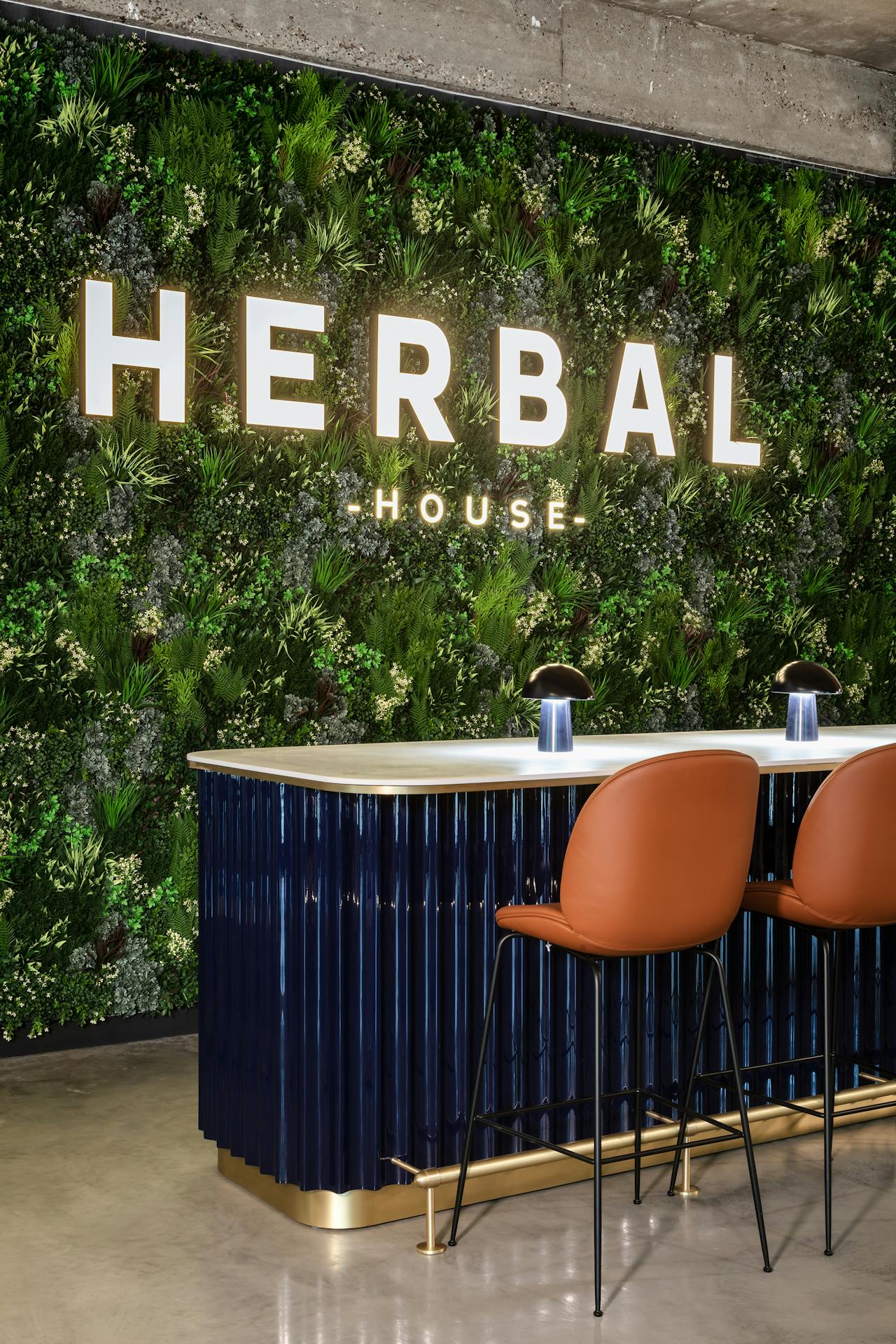 herbal house durat recycled plastic surface cocktail bar & bar stools